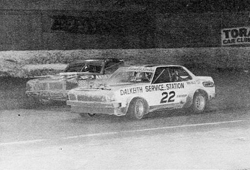 z1976-wayne-negus-inside-stan-starcevich-side-by-side-through-pits-bend-un_orig.jpg