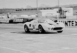 sn67-gt40hulme.jpg