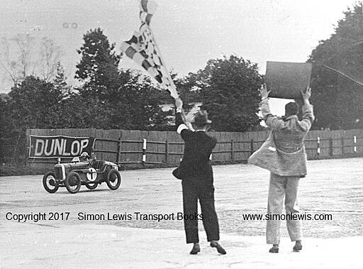 austin-7-sch-davis-freddy-march.-wins-1930-brdc-500-miles-brooklands.-photo-23297-p.jpg