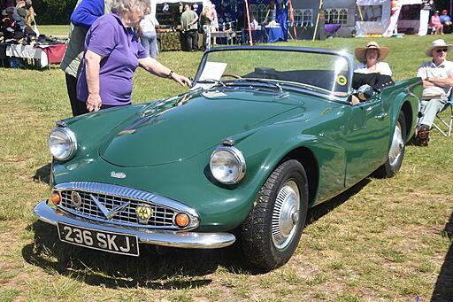 Click image for larger version

Name:	Daimler SP250  .jpg
Views:	0
Size:	2.89 MB
ID:	80177
