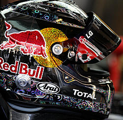 Vettel-Helmet-Abu-Dhabi.jpg