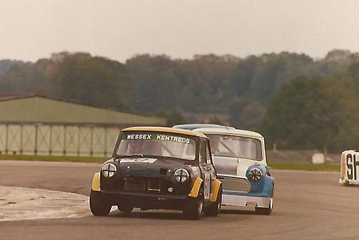 12.10.75 Thruxton Mike Curnow SSal.jpg