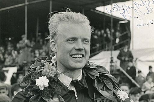 MikeHawthorn-autograph.jpg